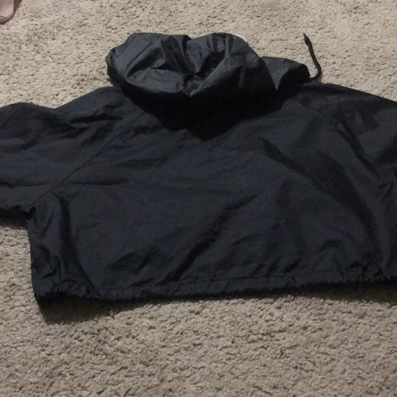 Cropped windbreaker - Picture 3 of 4